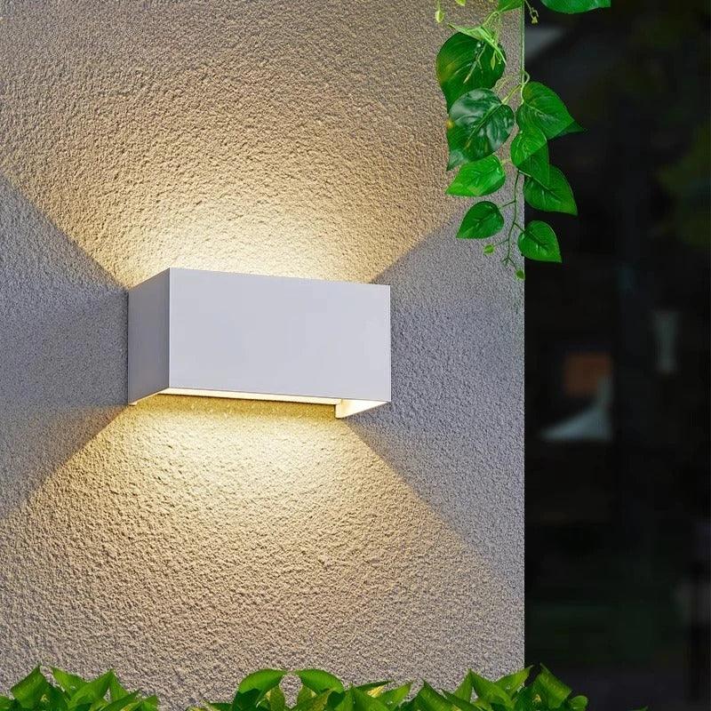 modern-led-outdoor-wall-sconce-with-weatherproof-design-img3.jpg