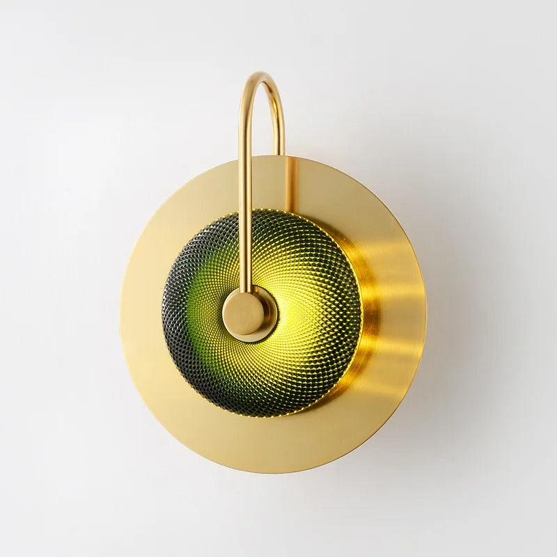 modern-nordic-wall-sconce-with-brass-finish-img1.jpg