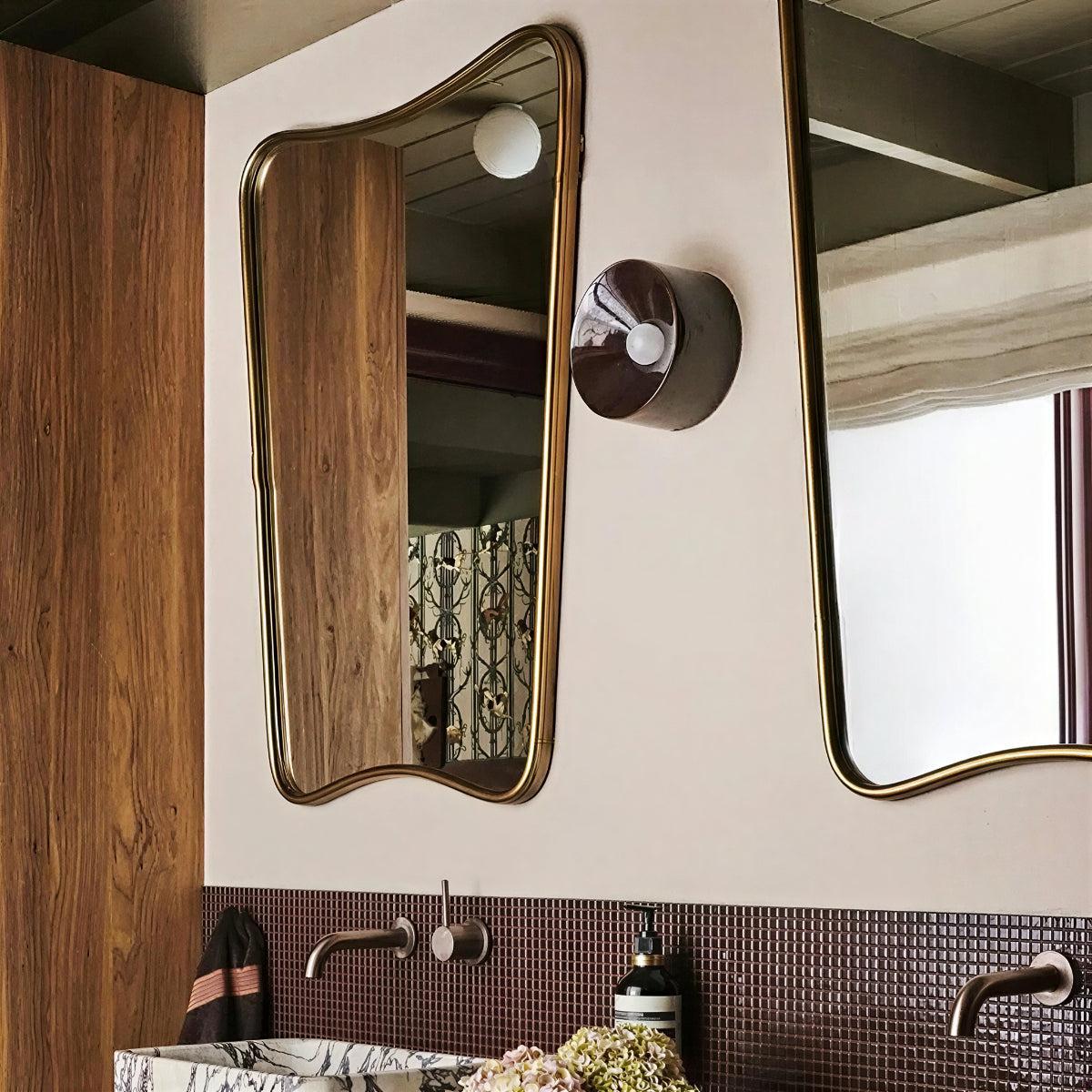 modern-wall-sconce-light-with-reflective-mirror-finish-img2.jpg