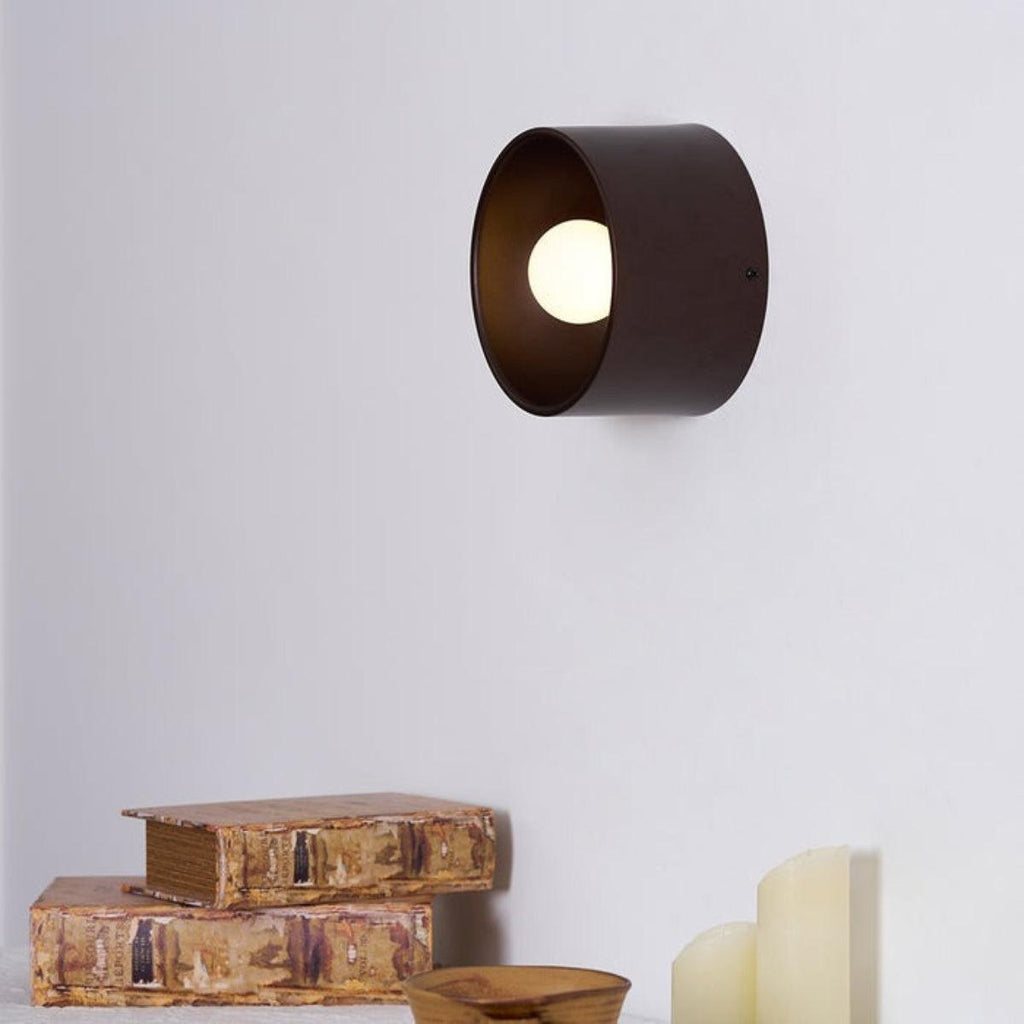 modern-wall-sconce-light-with-reflective-mirror-finish-img4.jpg