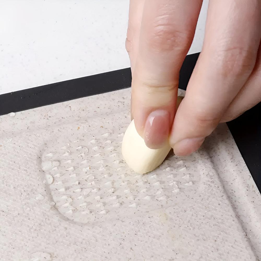 multi-function-reversible-cutting-board-with-built-in-garlic-grinder-dishwasher-safe-img9.jpg