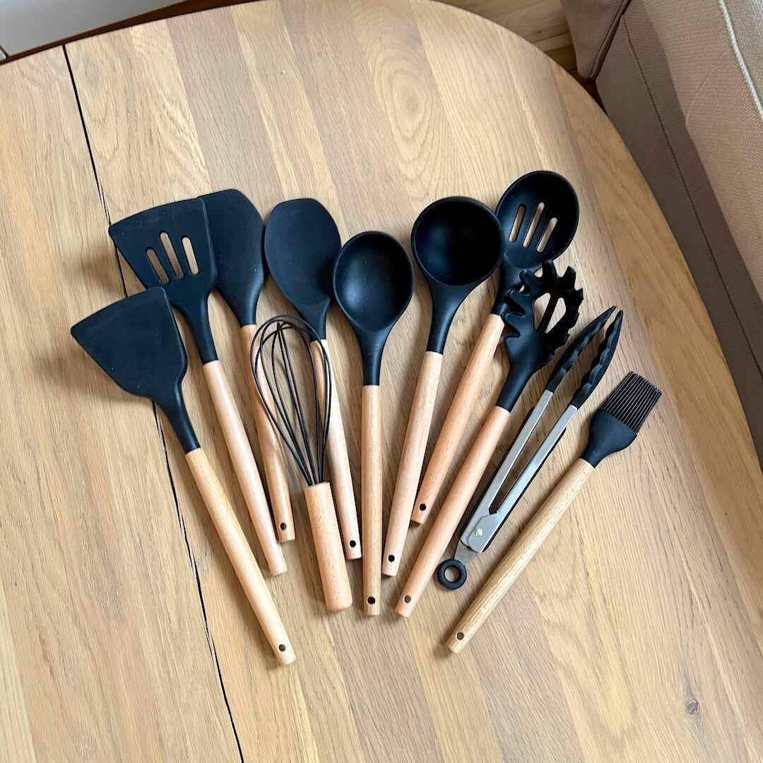 multi-function-silicone-kitchen-utensil-set-bpa-free-heat-resistant-img3.jpg