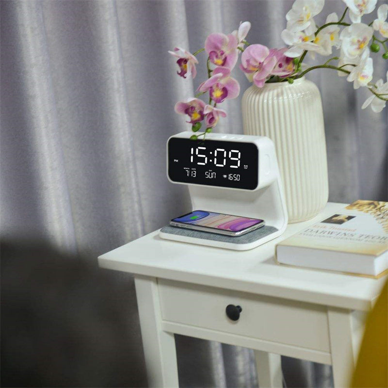 multifunctional-bedside-lamp-with-wireless-charger-and-clock-img5.jpg