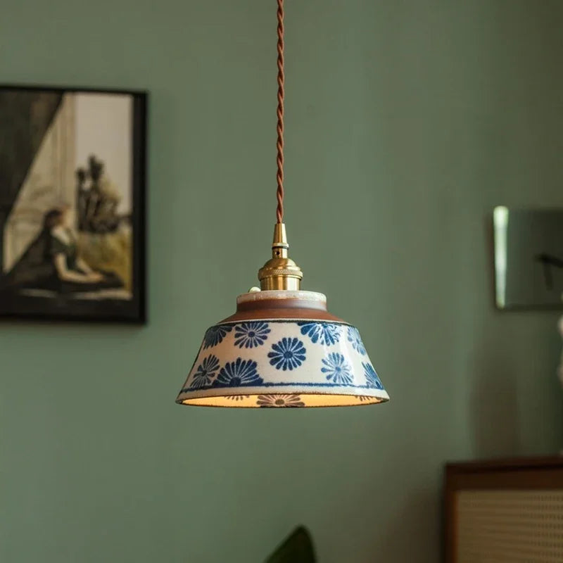 nordic-ceramic-pendant-light-with-copper-fitting-floral-pattern-img1.webp