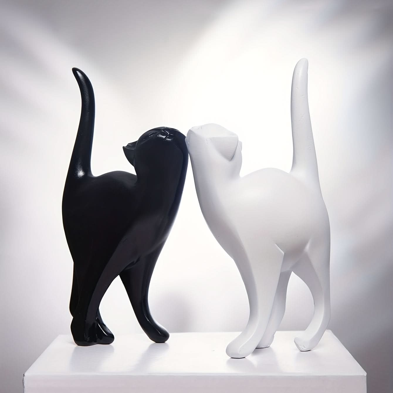 nordic-minimalist-resin-cat-figurine-img3.jpg