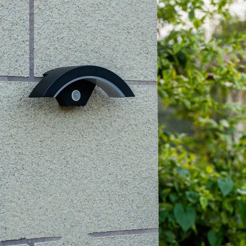 nordic-outdoor-wall-sconce-with-matte-black-weatherproof-finish-img7.jpg