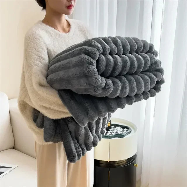 plush-maxi-blanket-ultra-soft-warm-cozy-img10.webp