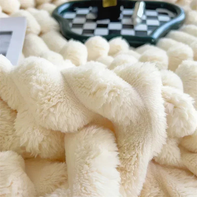 plush-maxi-blanket-ultra-soft-warm-cozy-img12.webp