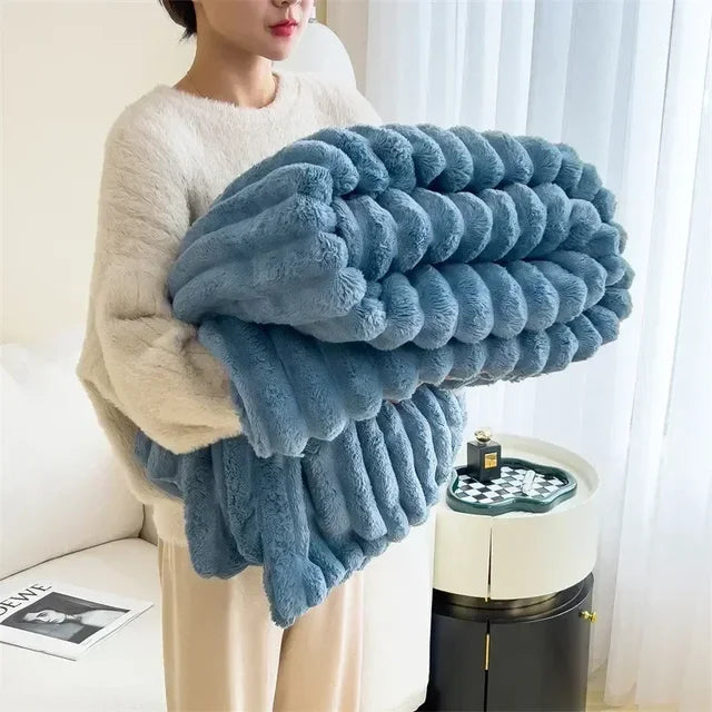 plush-maxi-blanket-ultra-soft-warm-cozy-img8.webp
