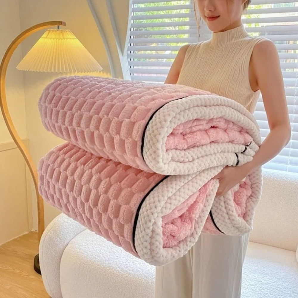 plush-sherpa-fleece-throw-blanket-with-bubble-texture-img15.jpg