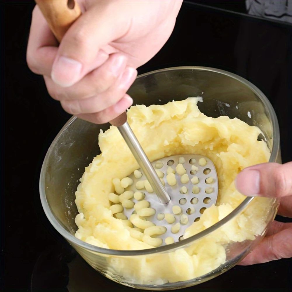 precision-stainless-steel-potato-masher-wood-handle-img3.jpg