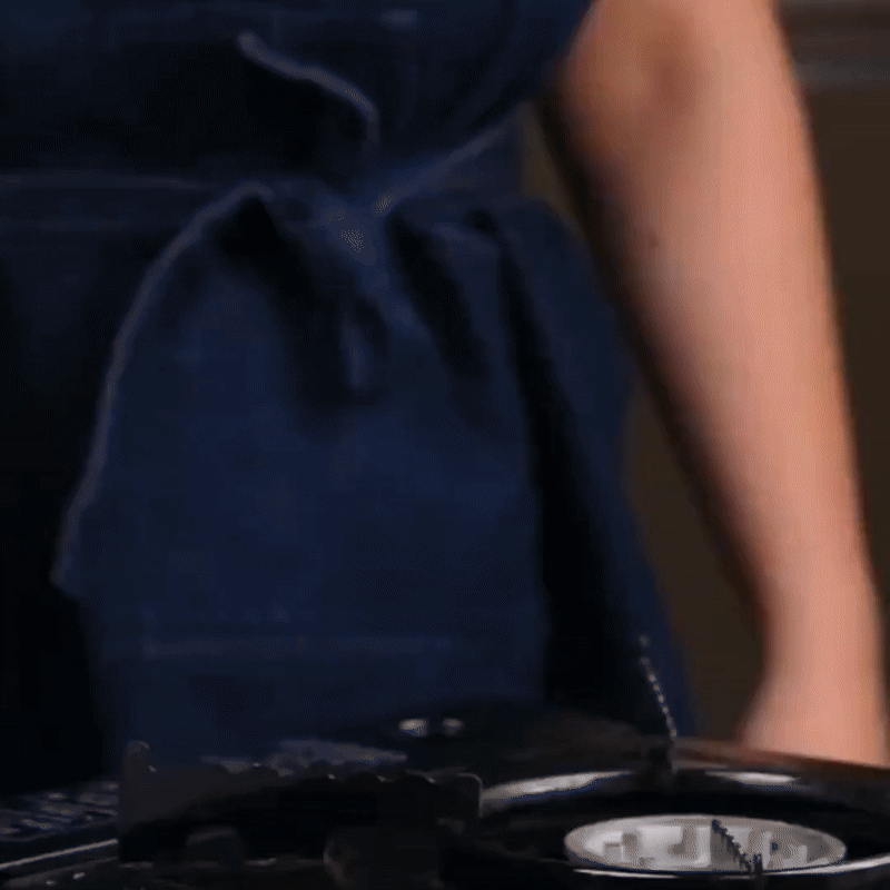 professional-coating-free-frying-pan-for-all-hob-types-stainless-steel-img7.gif