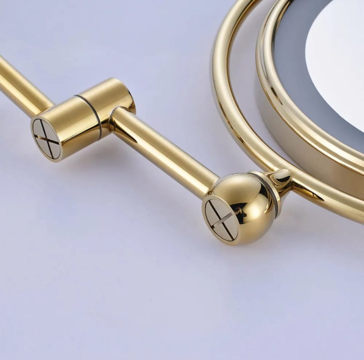 rechargeable-gold-led-magnifying-mirror-with-adjustable-light-img4.jpg