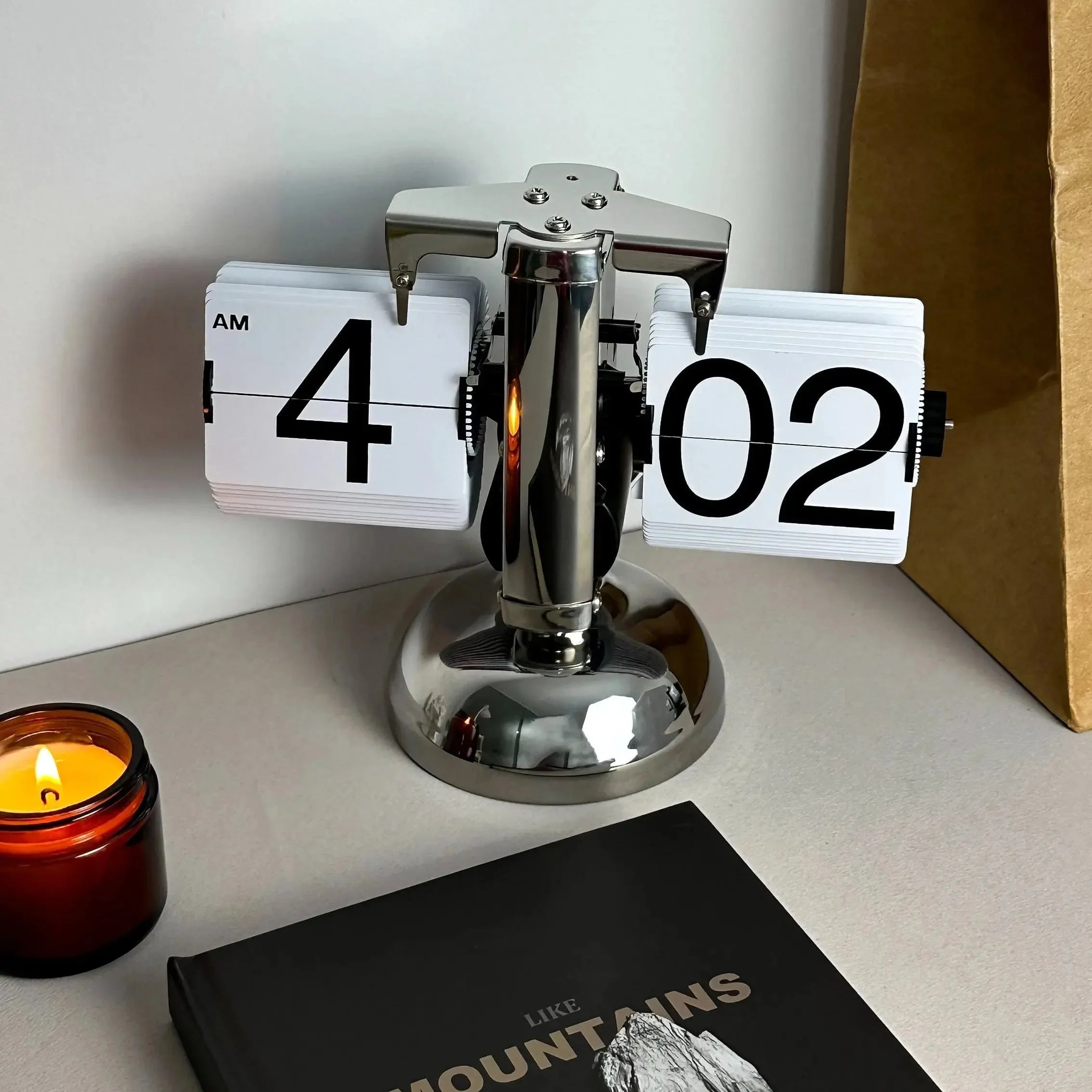 retro-flip-desk-clock-with-vintage-minimalist-style-img1.jpg