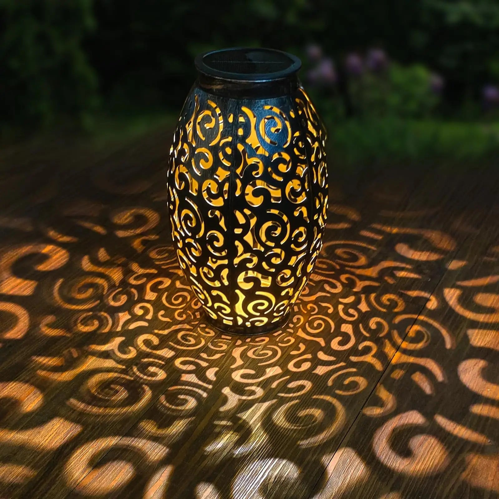 rustic-metal-solar-garden-light-with-weather-resistant-finish-img1.jpg
