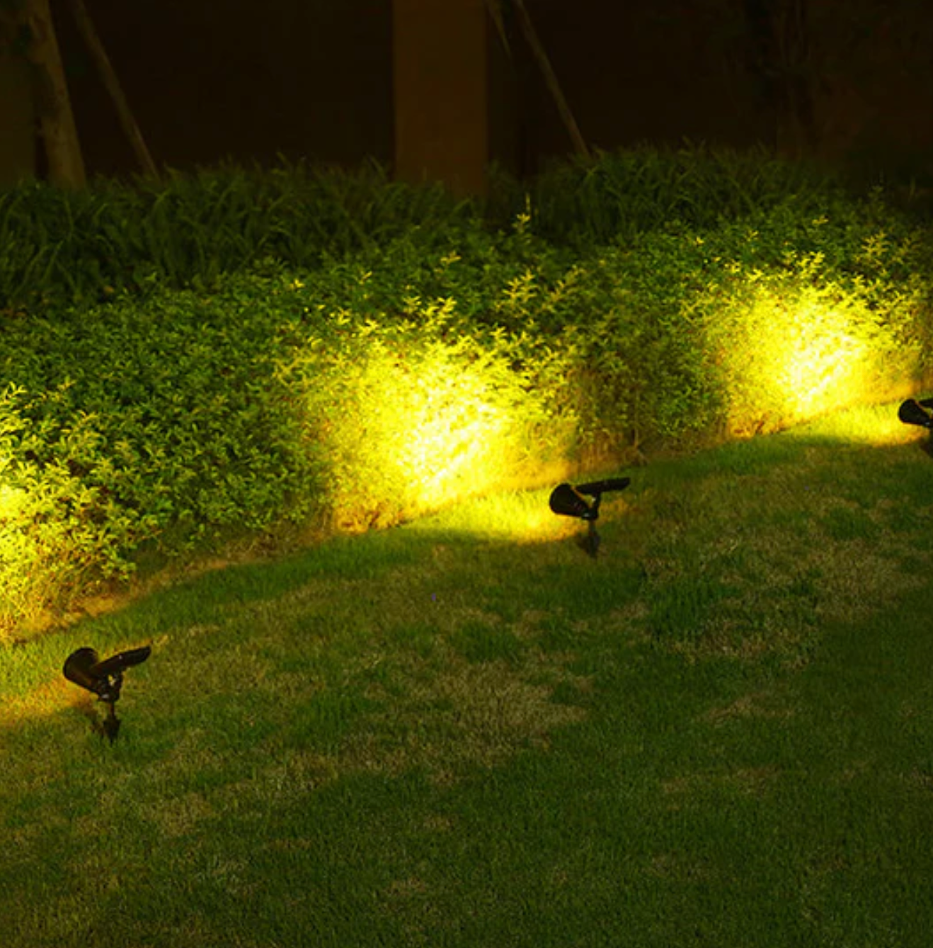 rustic-solar-led-outdoor-spotlight-with-adjustable-focused-beam-img3.png