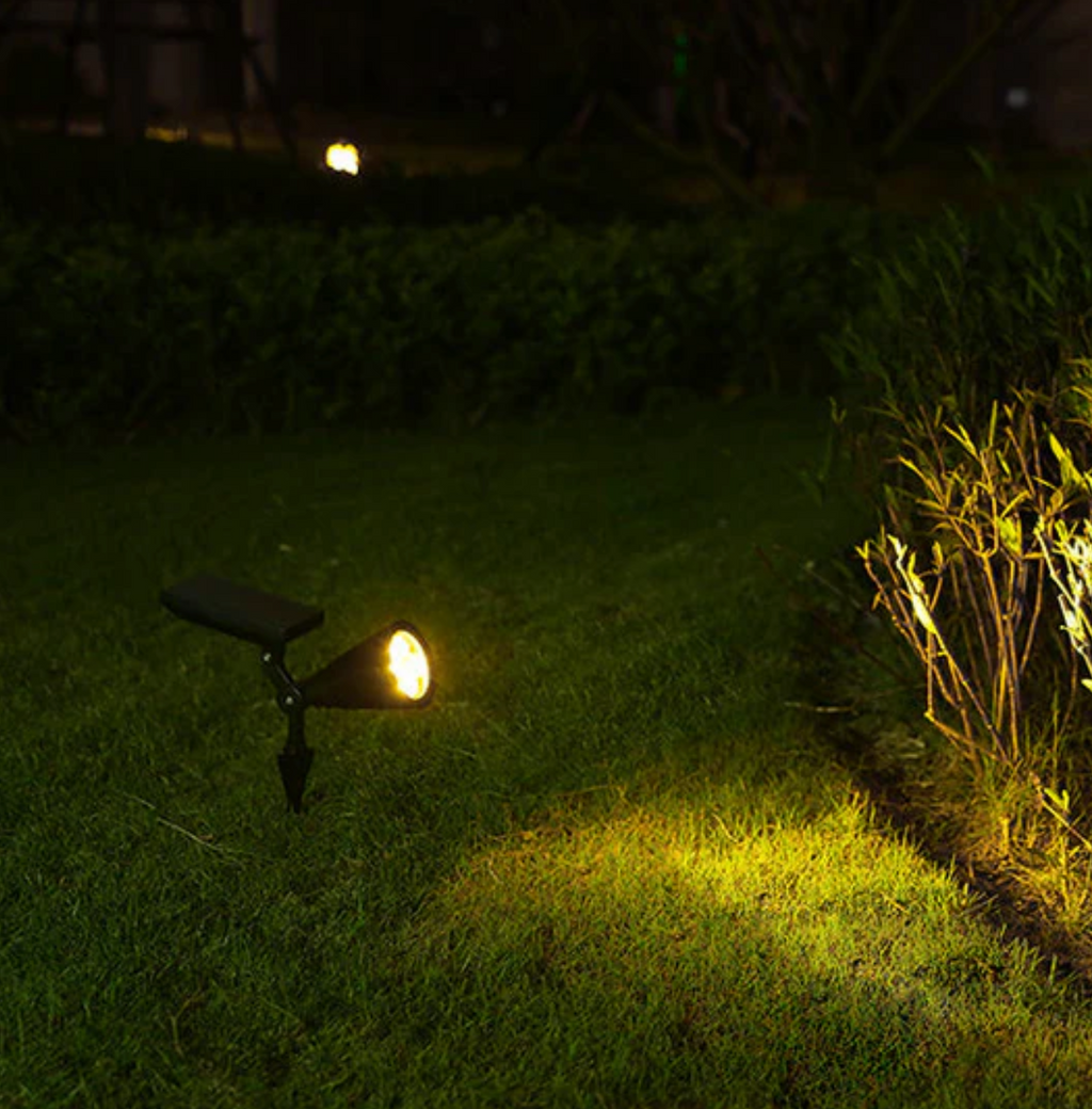 rustic-solar-led-outdoor-spotlight-with-adjustable-focused-beam-img8.png
