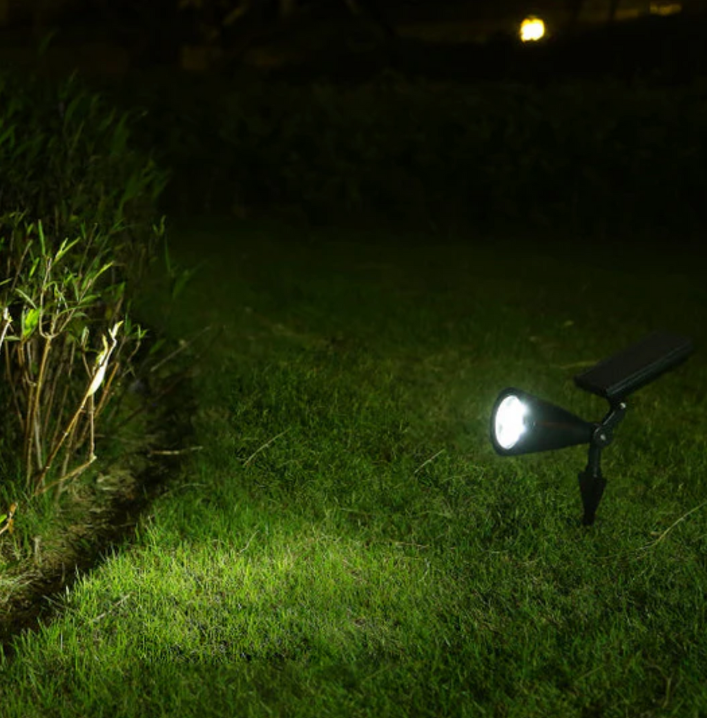rustic-solar-led-outdoor-spotlight-with-adjustable-focused-beam-img9.png
