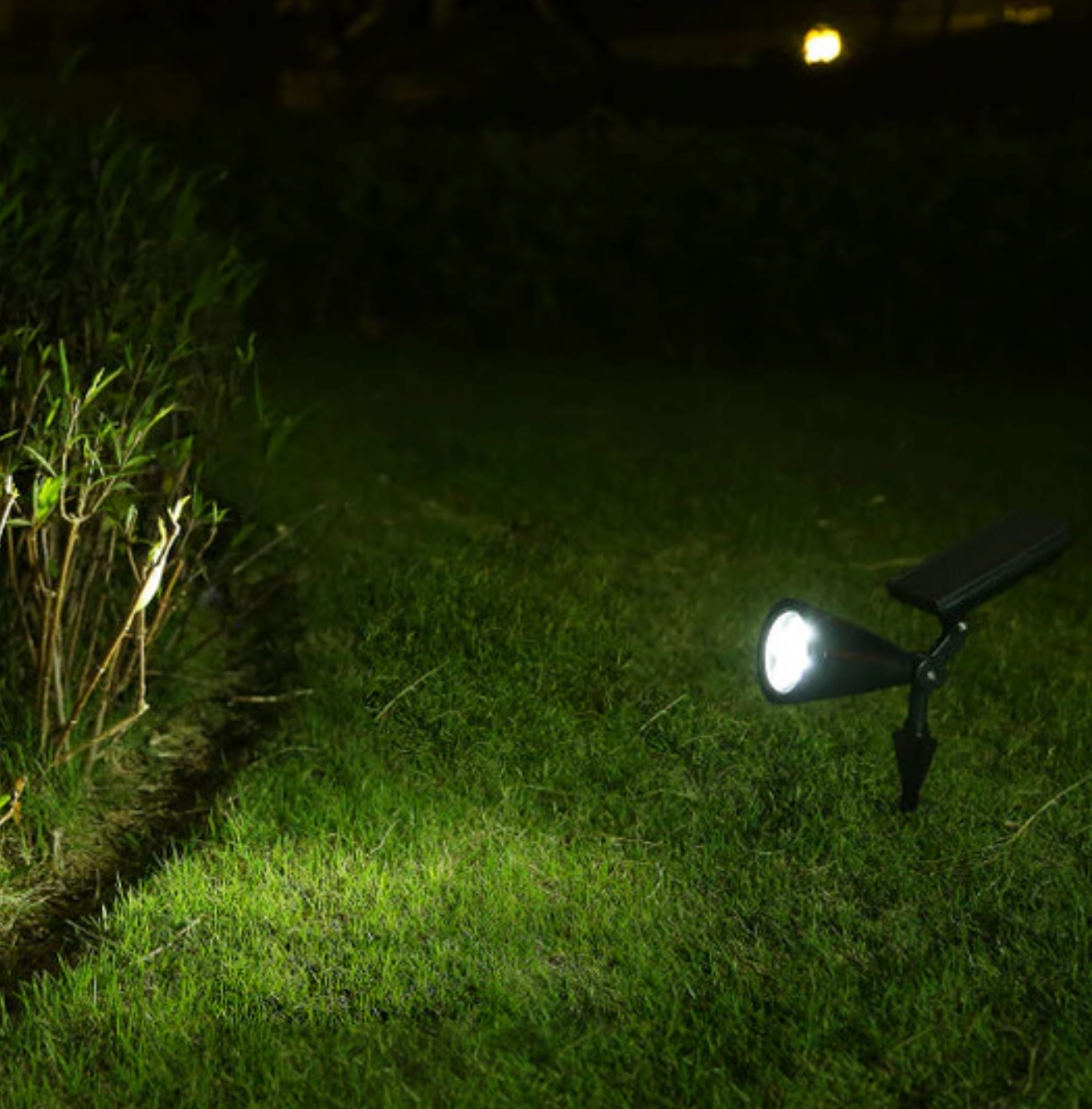 rustic-solar-led-outdoor-spotlight-with-adjustable-focused-beam-img9.png