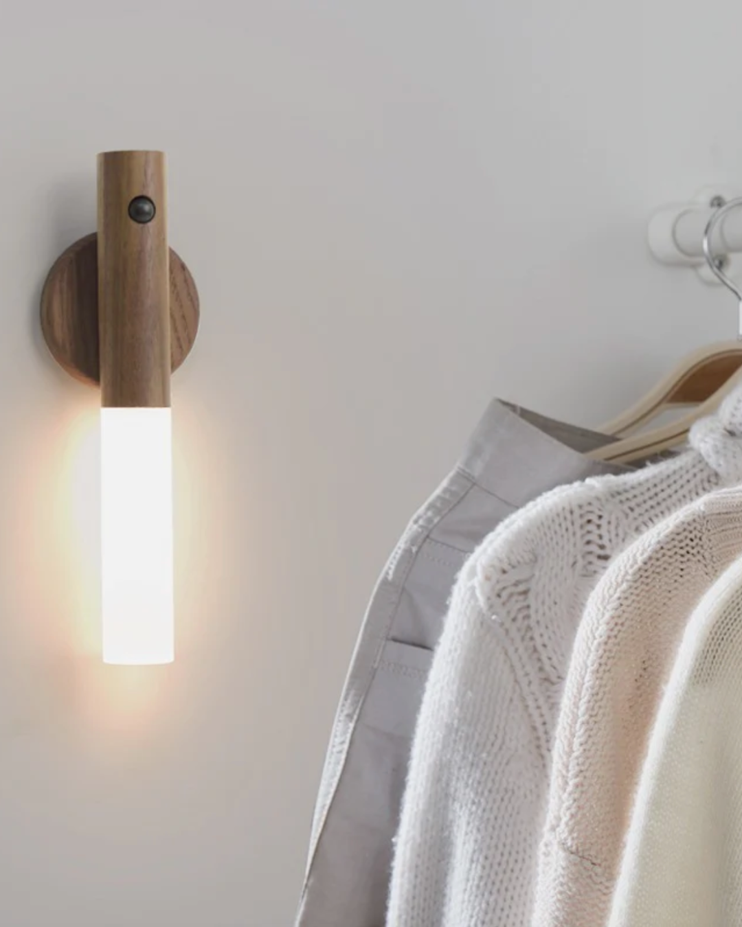 rustic-wooden-wall-sconce-with-rechargeable-led-light-img12.png