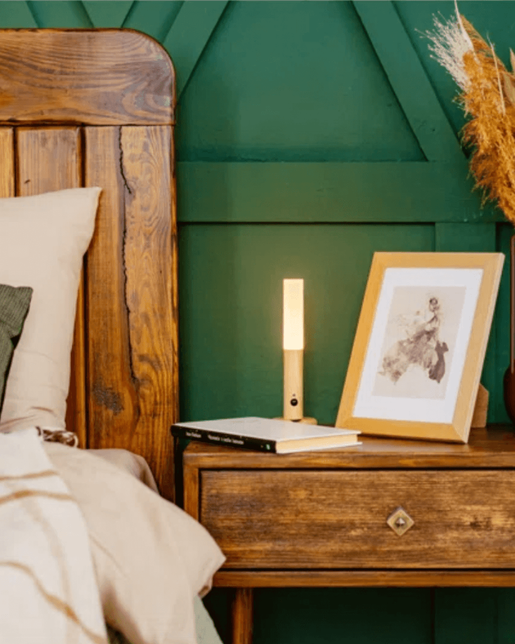 rustic-wooden-wall-sconce-with-rechargeable-led-light-img2.png