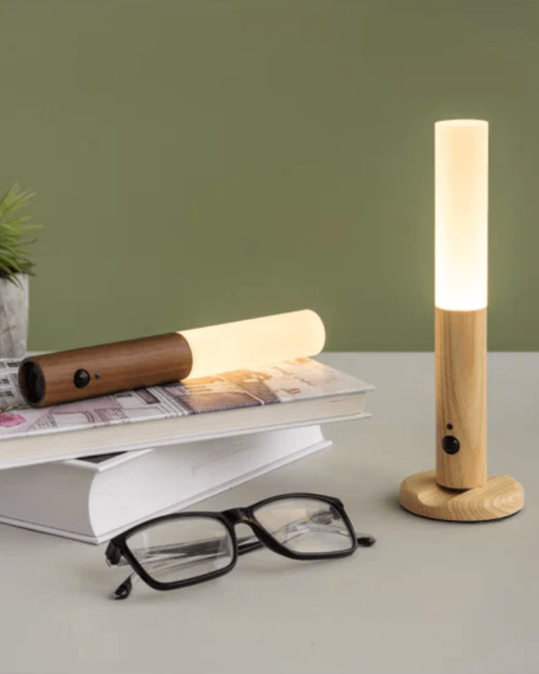 rustic-wooden-wall-sconce-with-rechargeable-led-light-img3.png