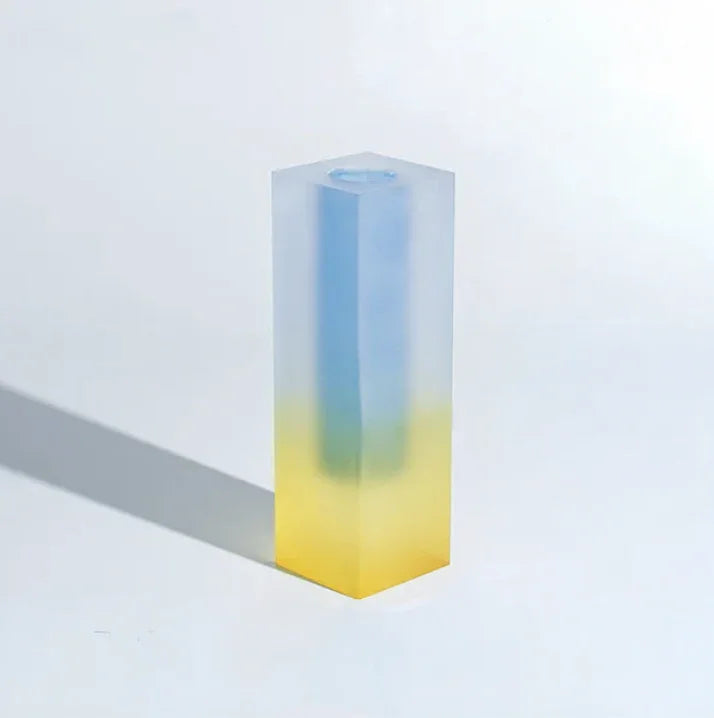 sculpted-ceramic-vase-for-dried-flower-arrangements-img14.png