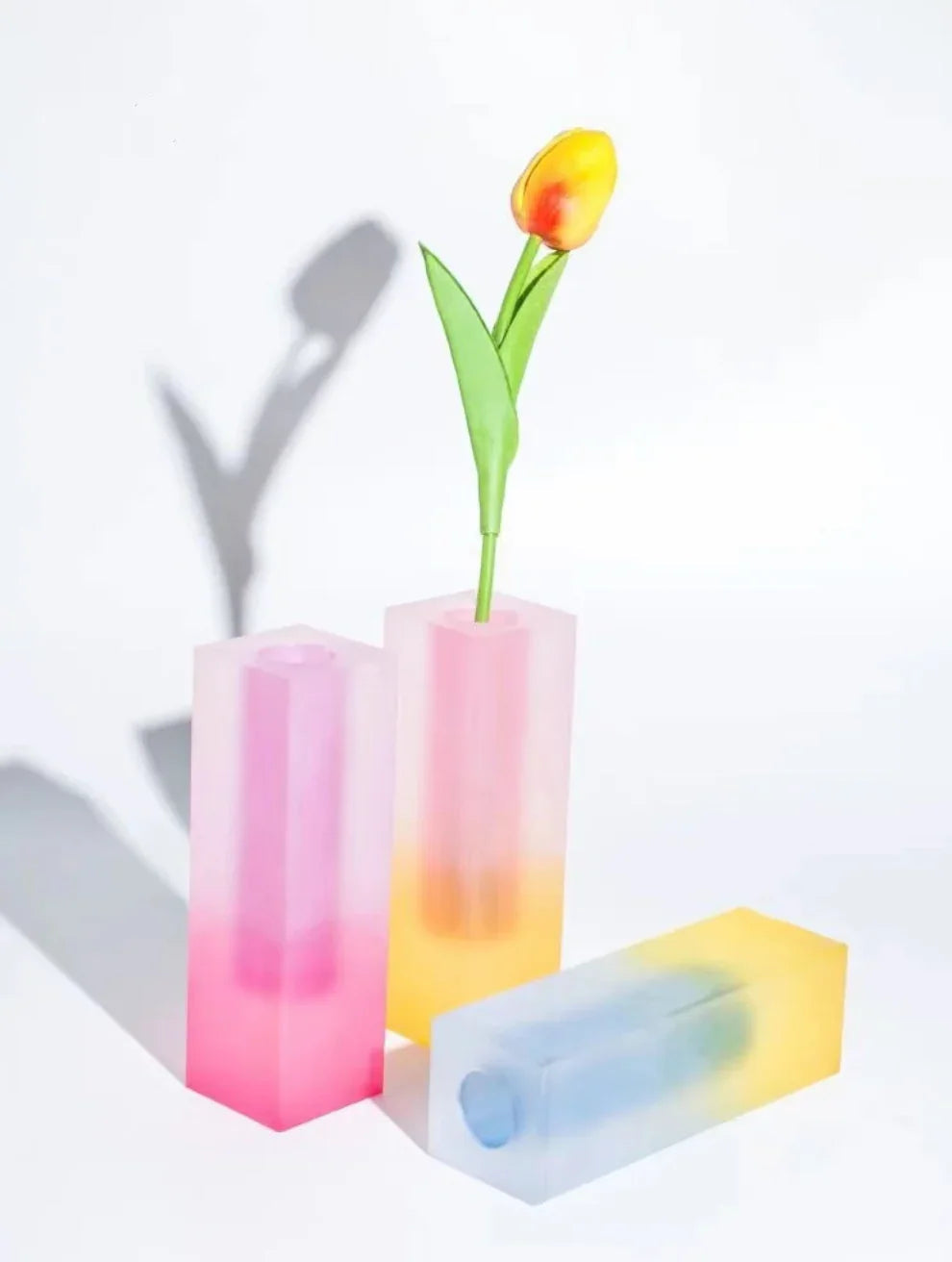 sculpted-ceramic-vase-for-dried-flower-arrangements-img7.png