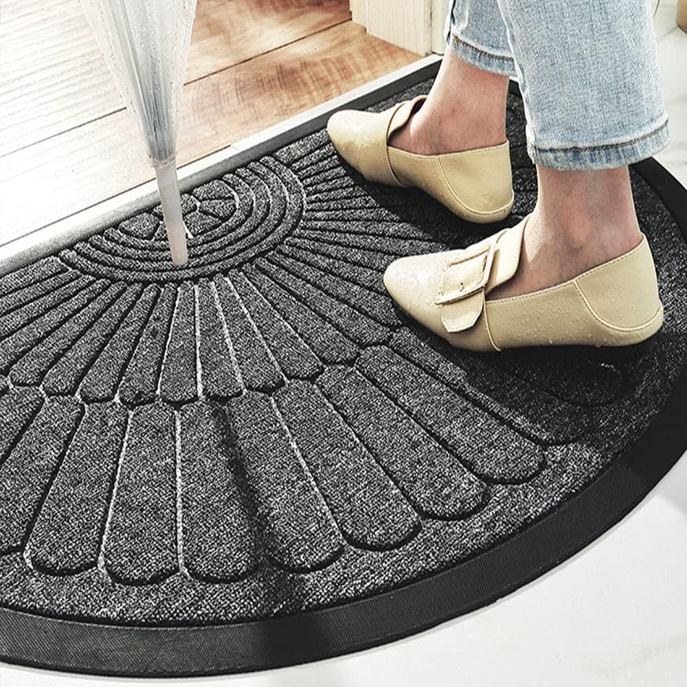 semi-circular-rubber-door-mat-for-clean-entryways-img4.jpg