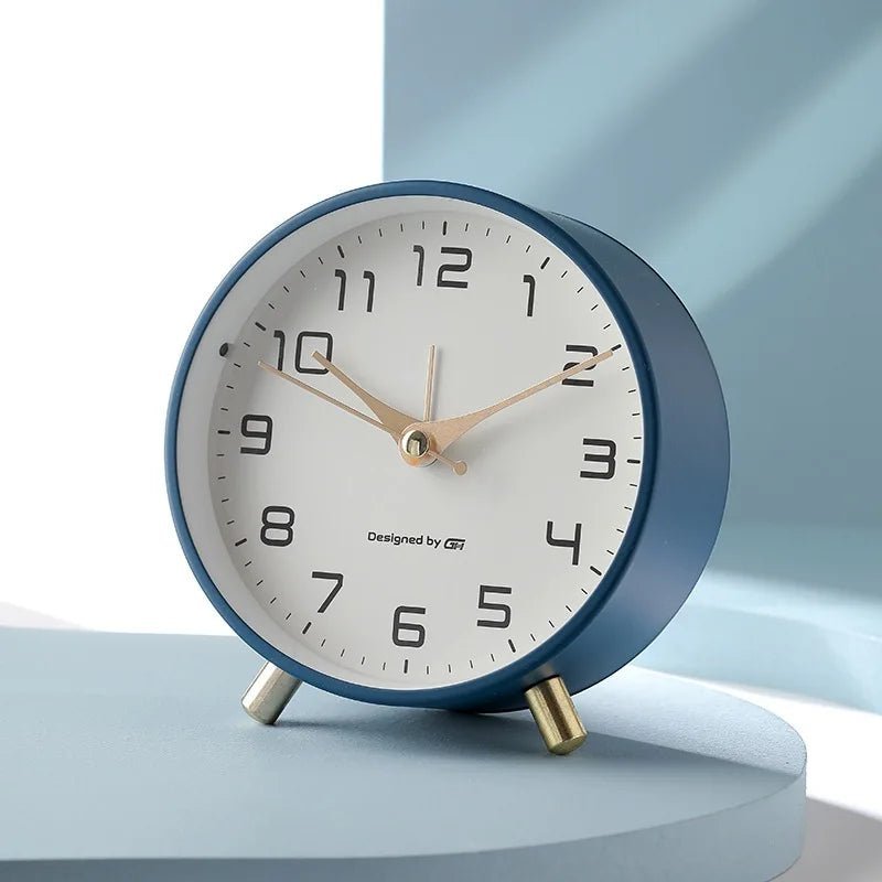 silent-scandinavian-minimalist-table-clock-img1.webp