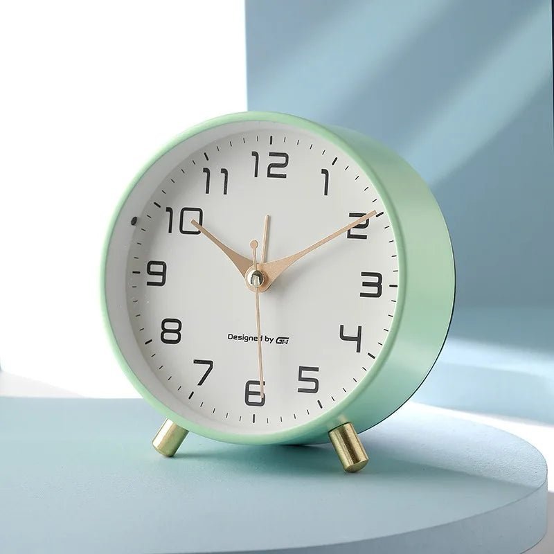 silent-scandinavian-minimalist-table-clock-img4.webp