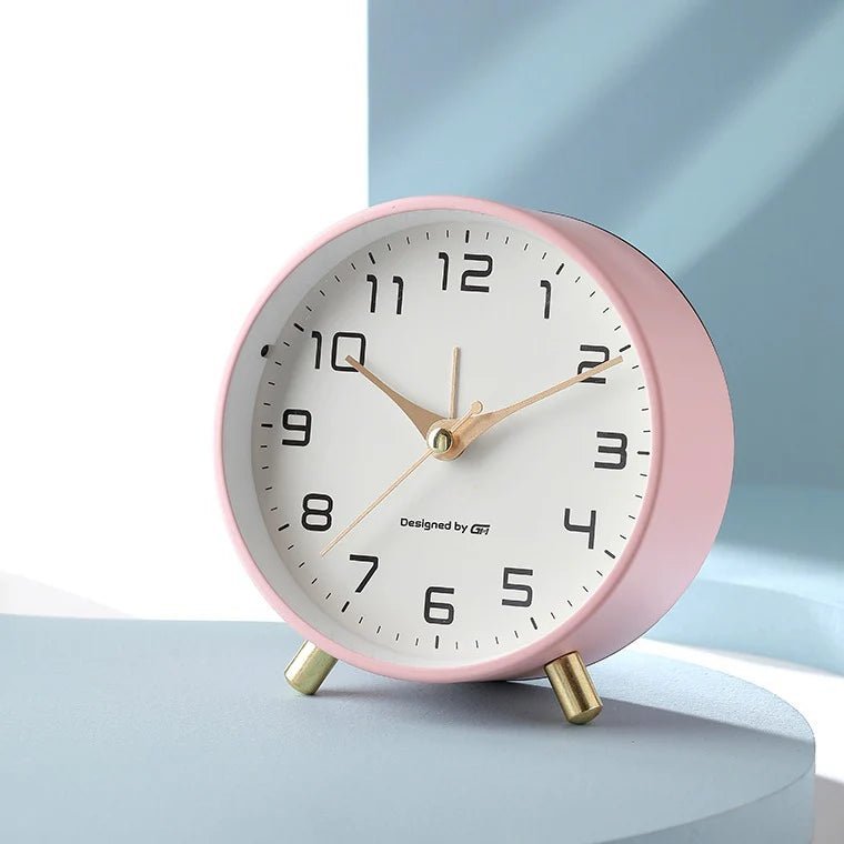 silent-scandinavian-minimalist-table-clock-img6.webp