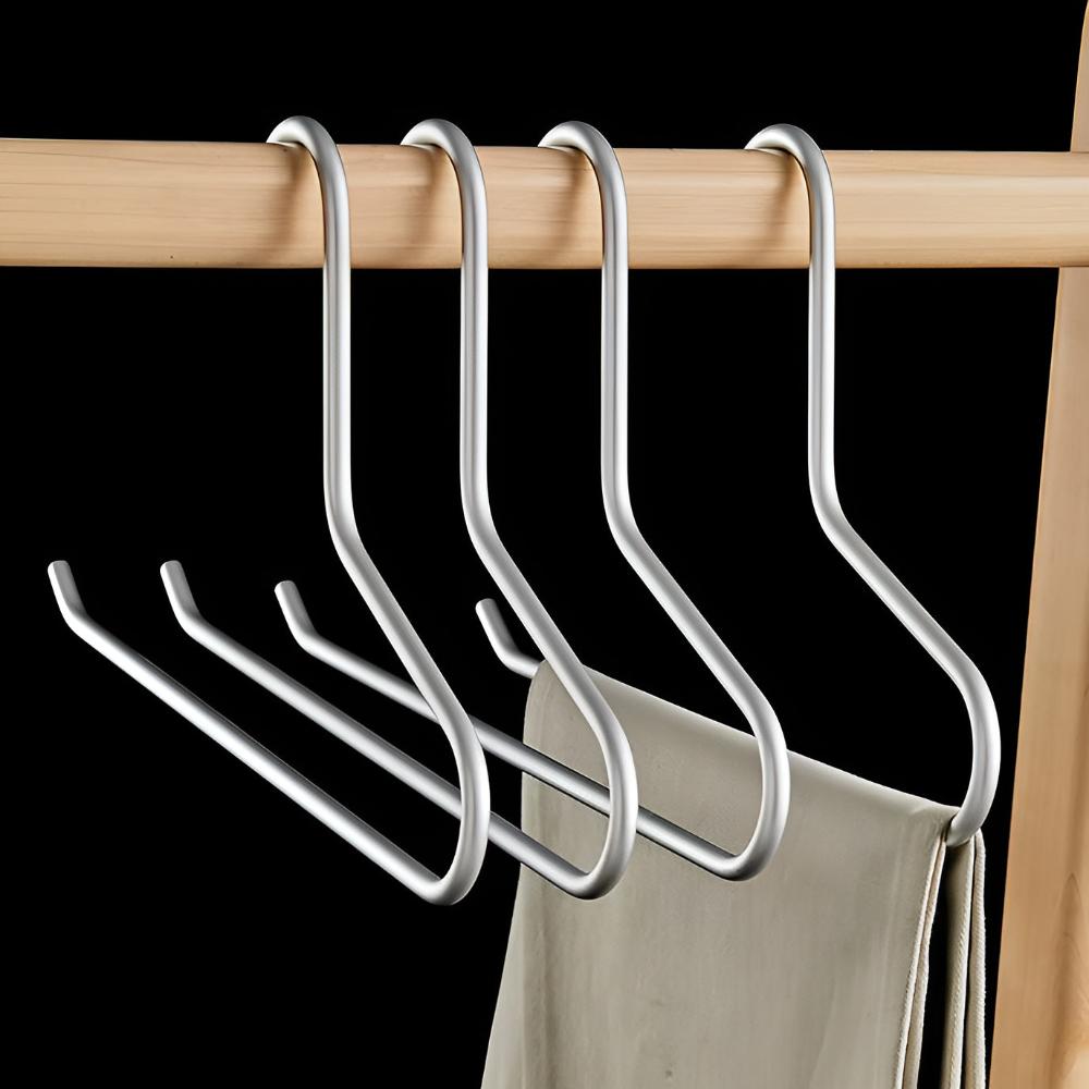 sleek-metal-clothes-hangers-with-minimalist-gold-silver-finish-img3.jpg