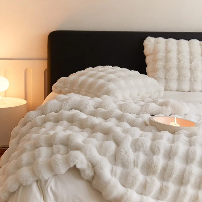 soft-faux-fur-throw-blanket-for-cozy-winter-evenings-img10.jpg