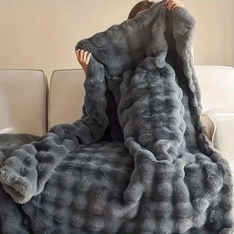 soft-faux-fur-throw-blanket-for-cozy-winter-evenings-img8.jpg