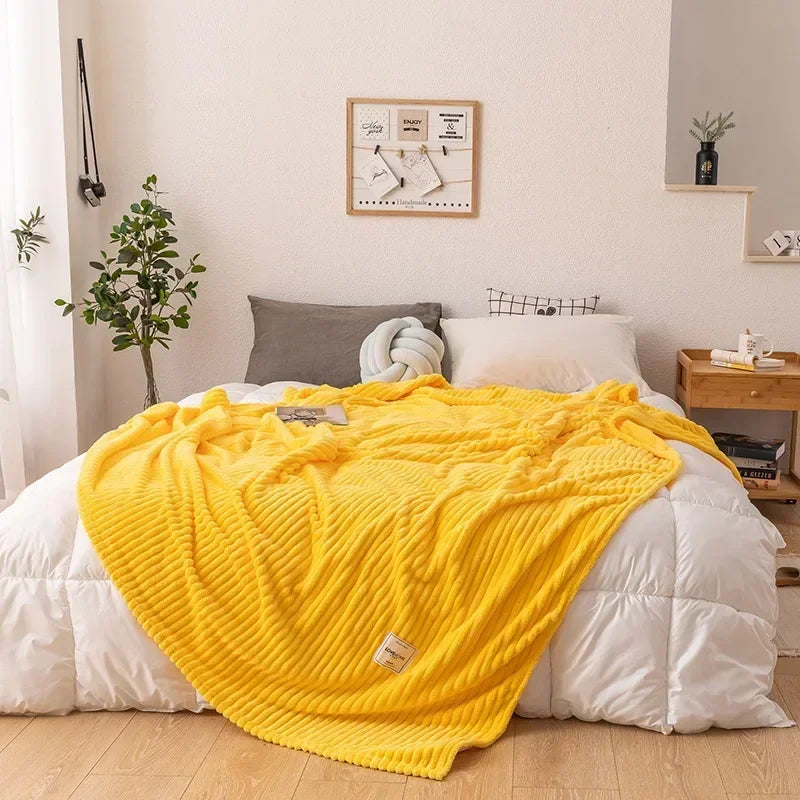 soft-flannel-throw-blanket-for-warm-winter-evenings-img3.webp