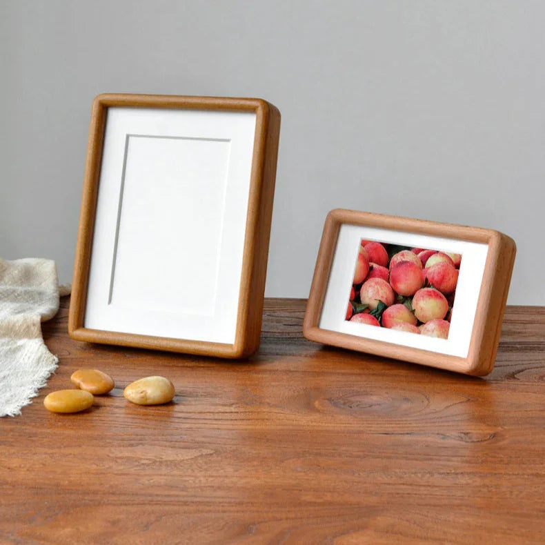 solid-wood-photo-frame-with-passe-partout-and-rounded-corners-img11.jpg