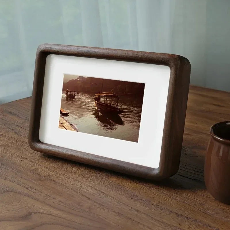 solid-wood-photo-frame-with-passe-partout-and-rounded-corners-img2.jpg