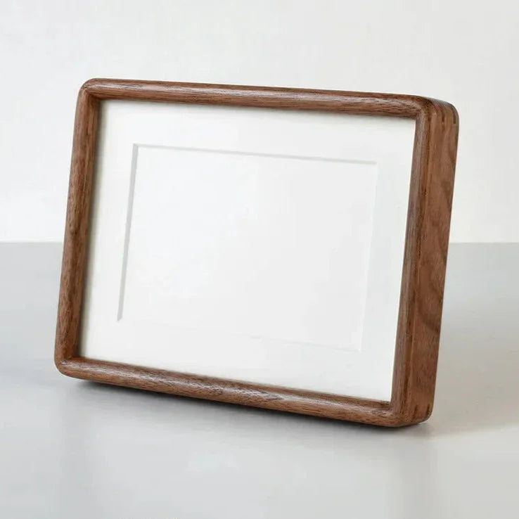 solid-wood-photo-frame-with-passe-partout-and-rounded-corners-img6.jpg