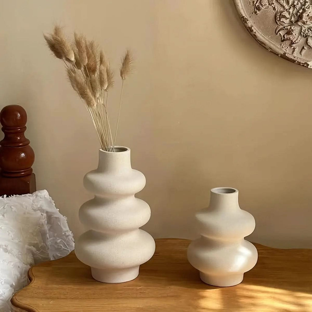 spiral-ceramic-boho-vase-with-modern-artistic-charm-img1.jpg