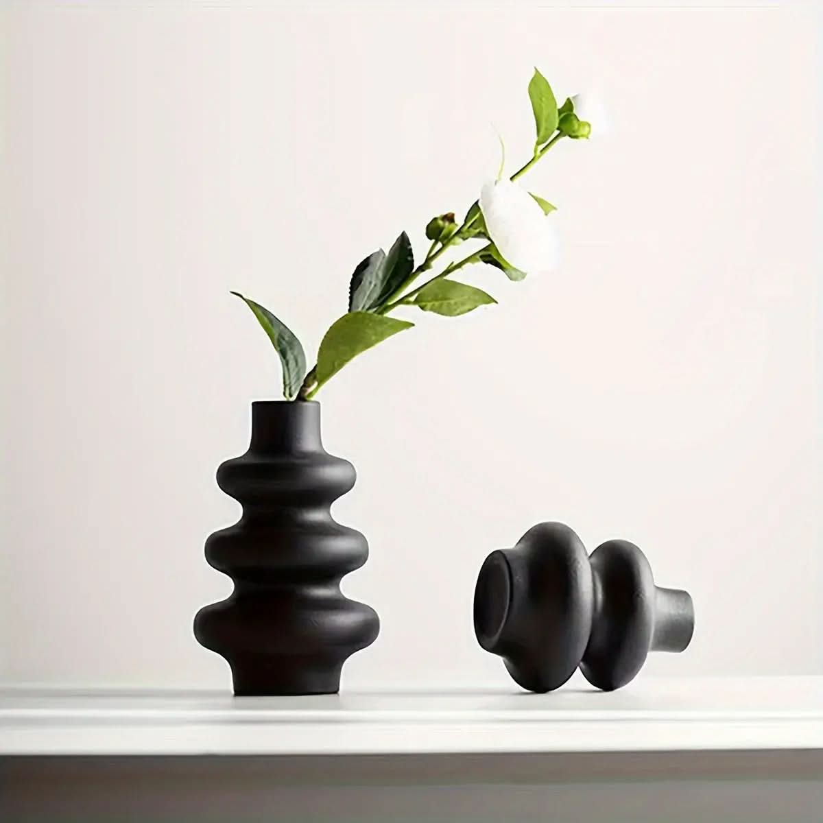 spiral-ceramic-boho-vase-with-modern-artistic-charm-img4.jpg
