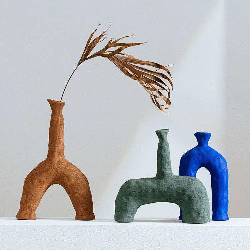 textured-abstract-ceramic-vase-collection-img1.webp