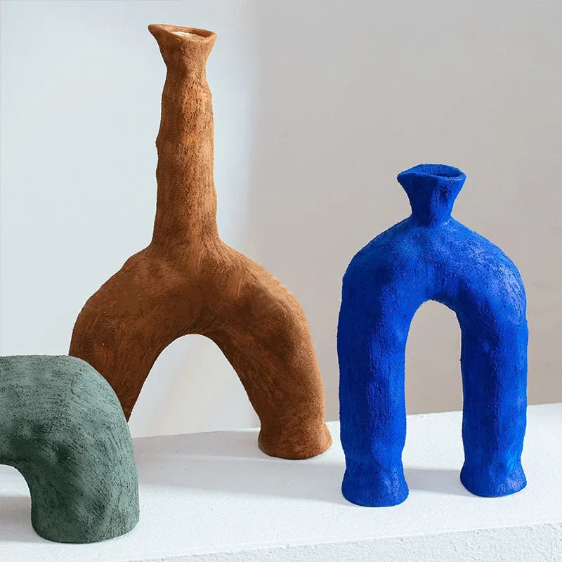 textured-abstract-ceramic-vase-collection-img2.webp