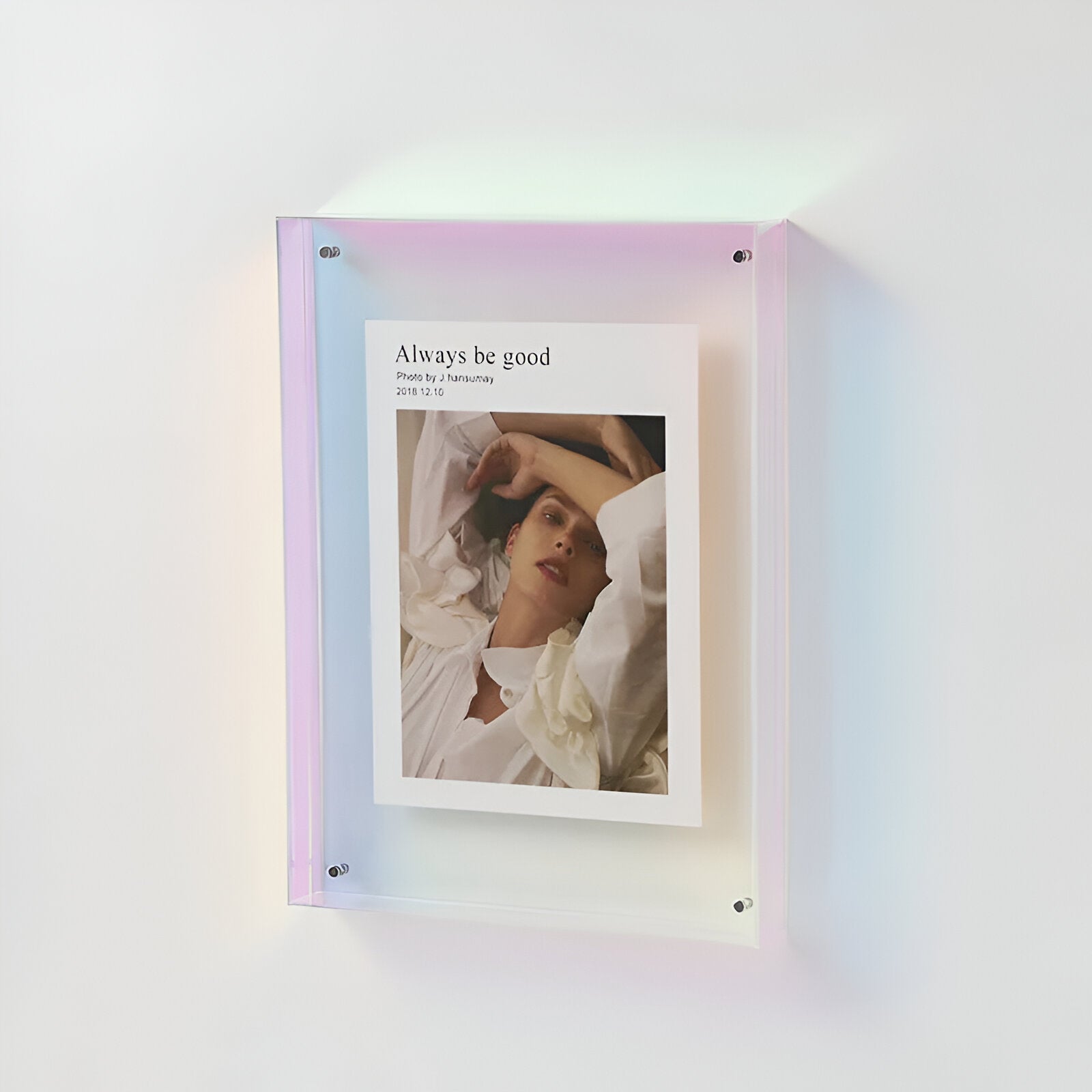transparent-acrylic-photo-frame-with-modern-minimalist-design-img8.jpg