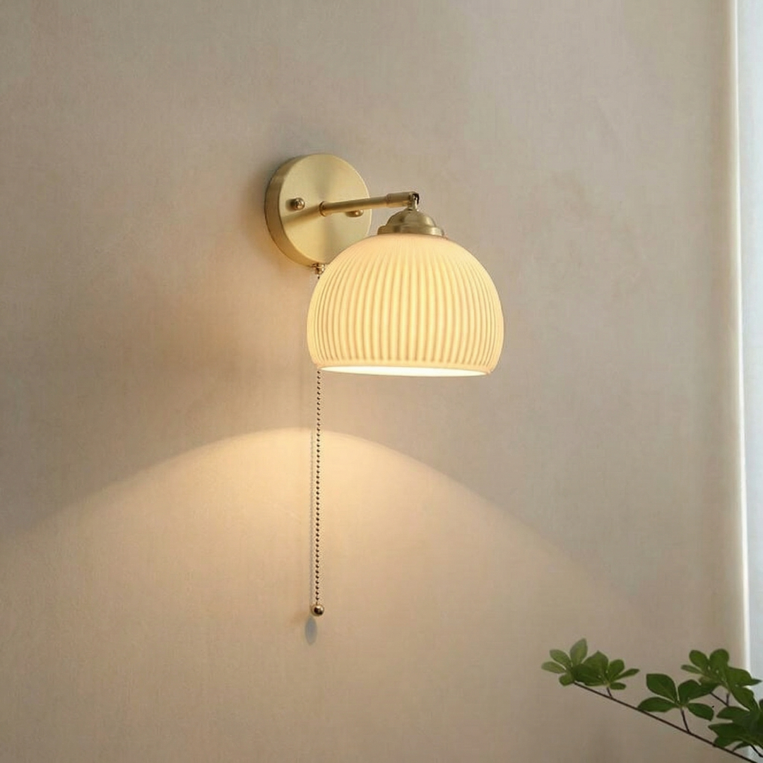 vintage-milk-glass-wall-sconce-with-pull-cord-switch-img3.png