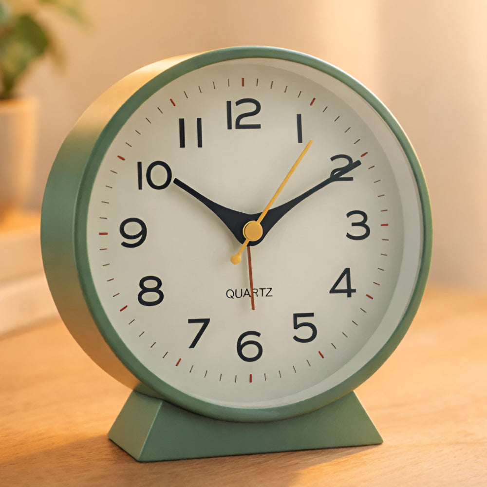 vintage-silent-quartz-alarm-table-clock-img1.jpg