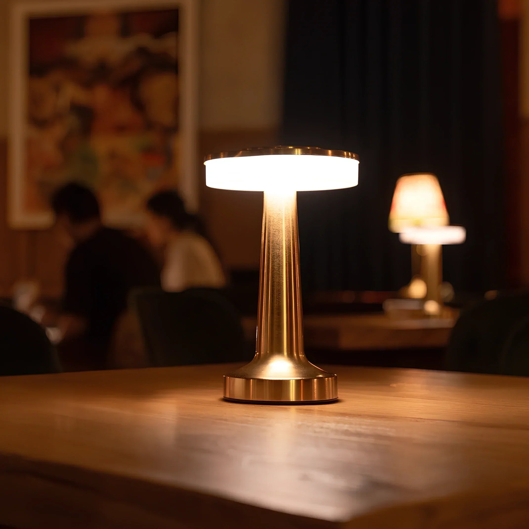 vintage-wireless-table-lamp-with-retro-edison-bulb-style-img17.webp
