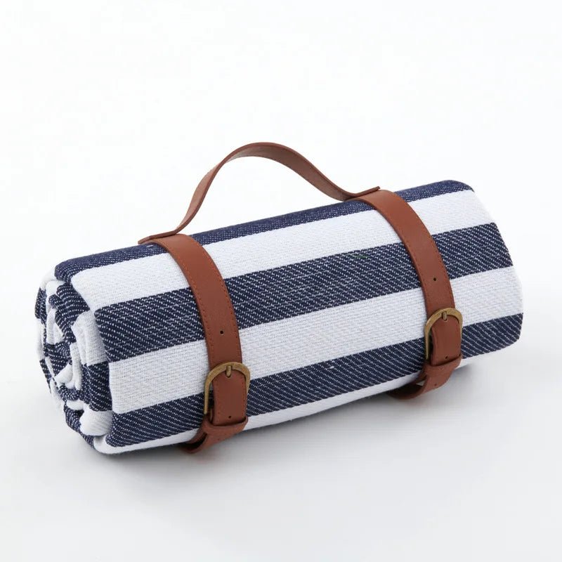 waterproof-checkered-picnic-blanket-with-carry-strap-img14.webp
