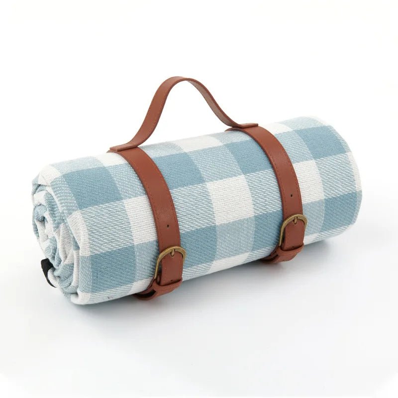 waterproof-checkered-picnic-blanket-with-carry-strap-img8.webp