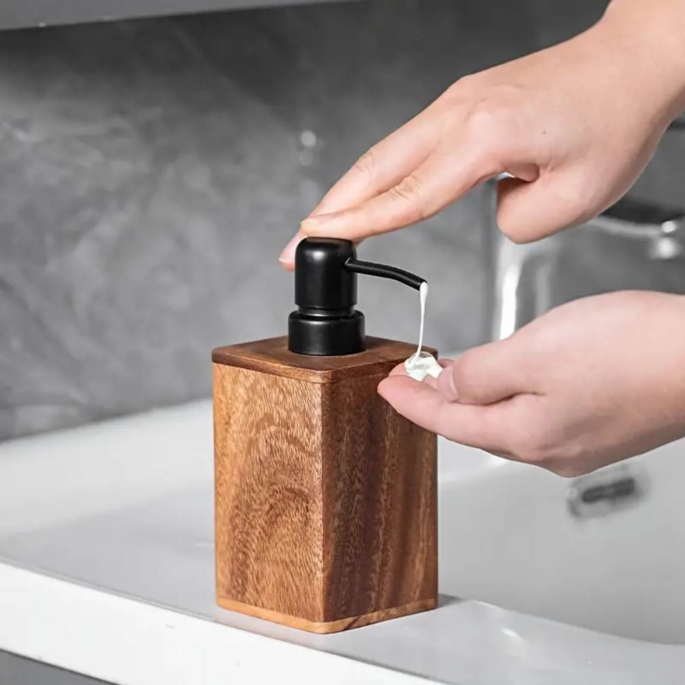 wooden-soap-lotion-dispenser-for-bathroom-matte-black-pump-img5.png